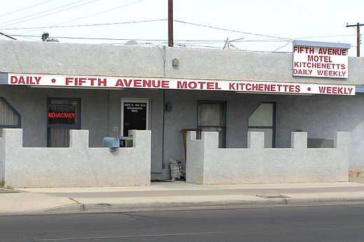 5th-ave-motel.JPG
