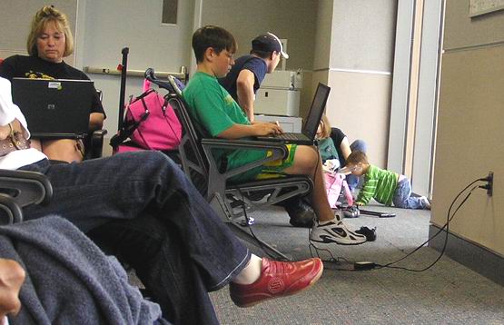 online-at-airport.JPG